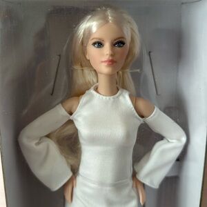 Barbie Model Looks Signature #6 White Dress Platinum Hair!